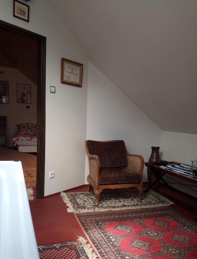 Orli Hnizdo At Chateau Novak Křivoklát Dış mekan fotoğraf