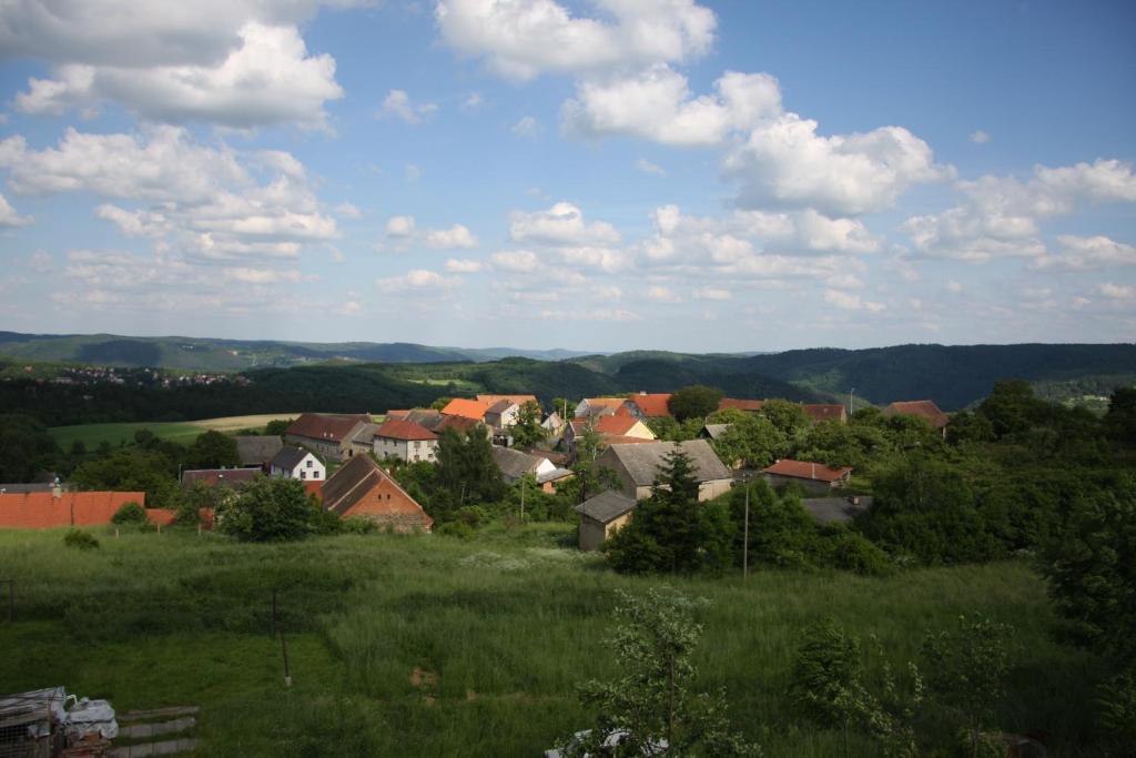 Orli Hnizdo At Chateau Novak Křivoklát Dış mekan fotoğraf